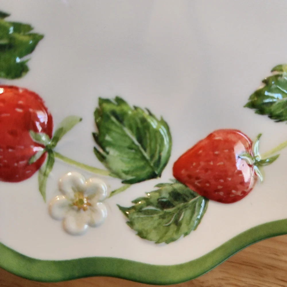 Strawberry Floral Dessert Melamine S/ 4 Plates Raised berries 6.5
